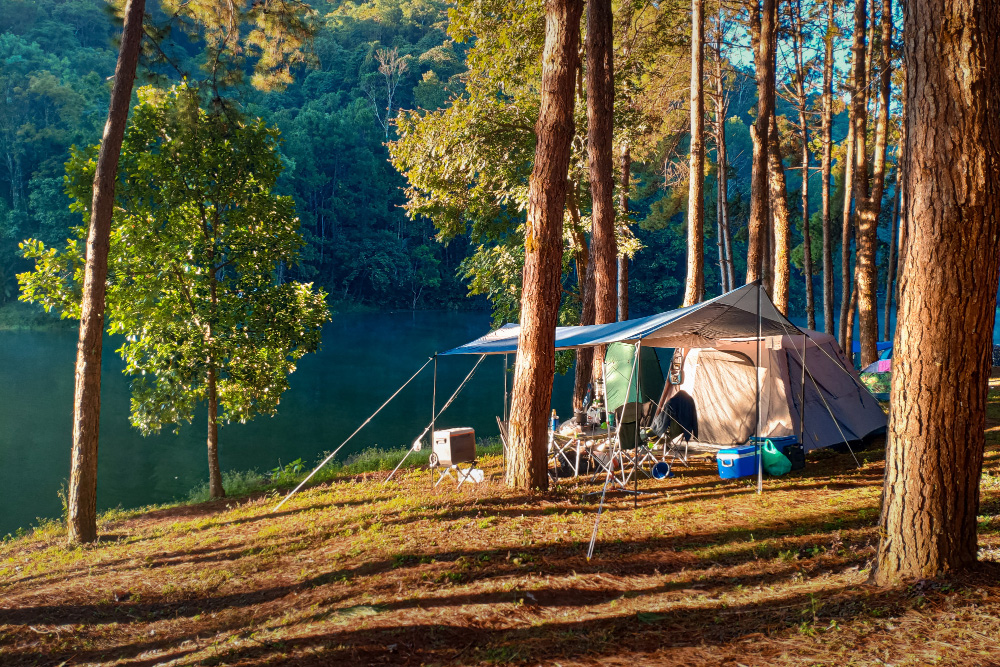Wakacje pod namiotem — jak się do nich przygotować